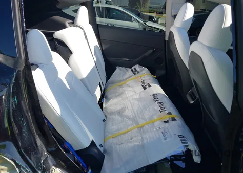 2025 Tesla Model Y Long Range Dual Motor All-Wheel Drive from USA, damaged, VIN 7SAYGDED3SF231189